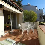 2 Pieces Avec Terrasse Vue Mer, Parking Au Lavandou - Fr-1-251-898 Le Lavandou
