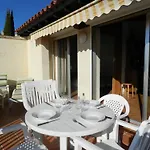 Apartment 2 Pieces Avec Terrasse Vue Mer, Parking Au Lavandou - Fr-1-251-898 *