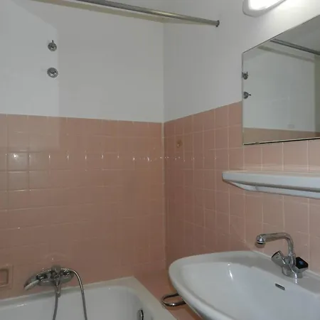 2 Pieces Avec Terrasse Vue Mer, Parking Au Lavandou - Fr-1-251-898 * Le Lavandou