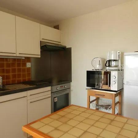 2 Pieces Avec Terrasse Vue Mer, Parking Au Lavandou - Fr-1-251-898 *