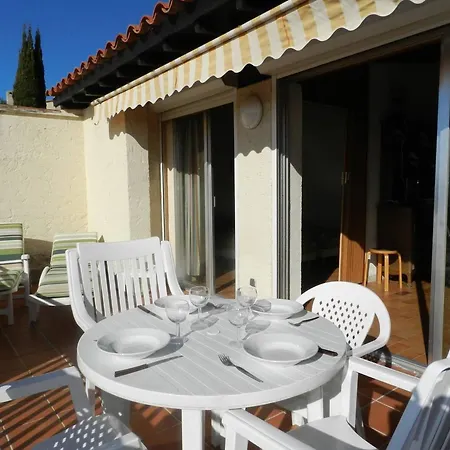 Apartment 2 Pieces Avec Terrasse Vue Mer, Parking Au Lavandou - Fr-1-251-898 *