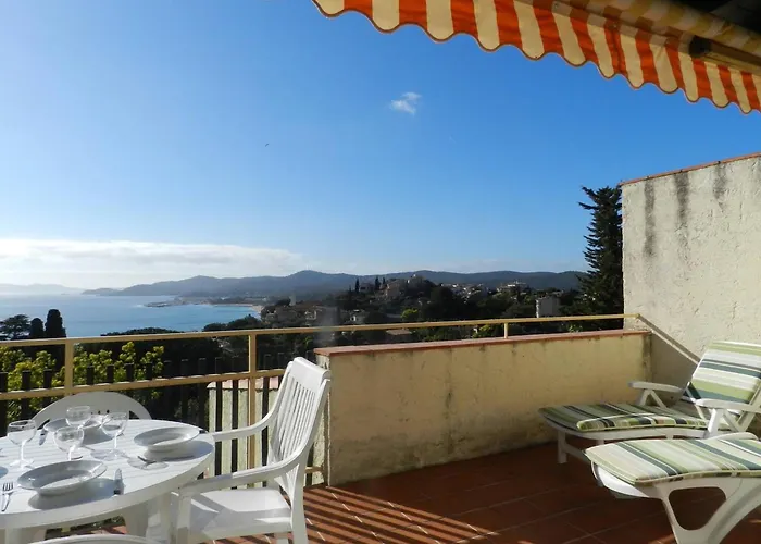 Apartment 2 Pieces Avec Terrasse Vue Mer, Parking Au Lavandou - Fr-1-251-898 Le Lavandou