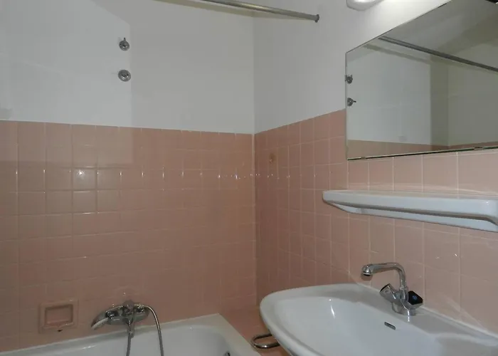 2 Pièces Avec Terrasse Vue Mer, Parking Au Lavandou - Fr-1-251-898 * Le Lavandou