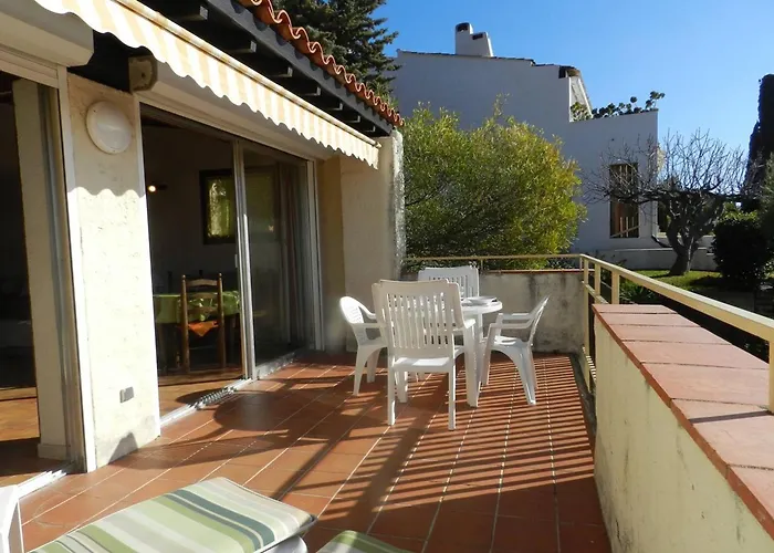 2 Pieces Avec Terrasse Vue Mer, Parking Au Lavandou - Fr-1-251-898 Le Lavandou