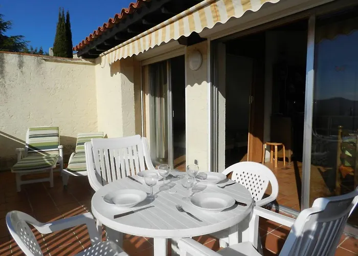 Appartement 2 Pièces Avec Terrasse Vue Mer, Parking Au Lavandou - Fr-1-251-898 *